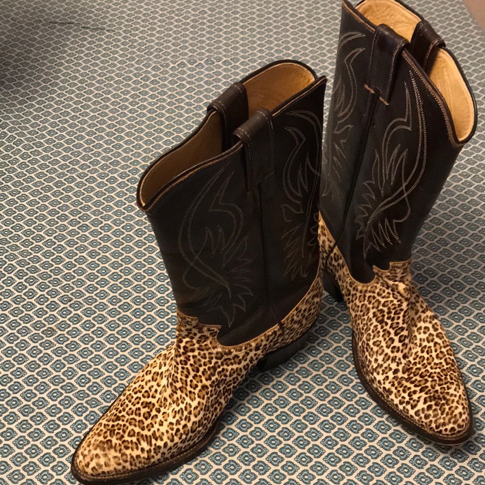 Leopard print cowhide Justin Boots size 8D